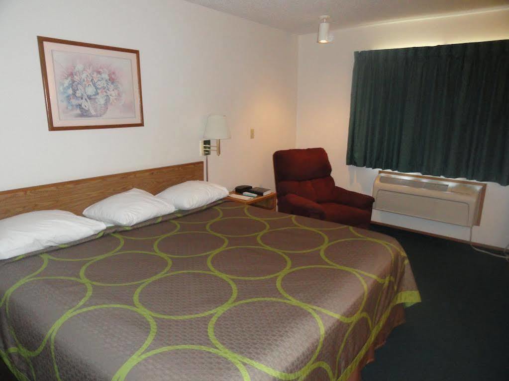 Super 8 By Wyndham Wayne Hotel Exterior foto