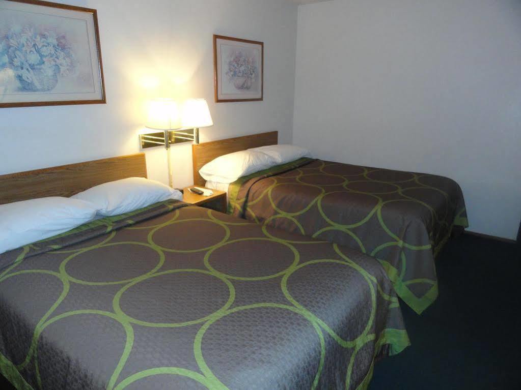 Super 8 By Wyndham Wayne Hotel Exterior foto