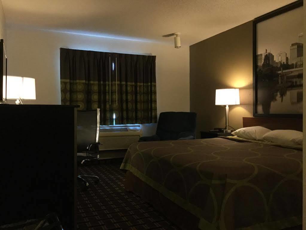 Super 8 By Wyndham Wayne Hotel Exterior foto